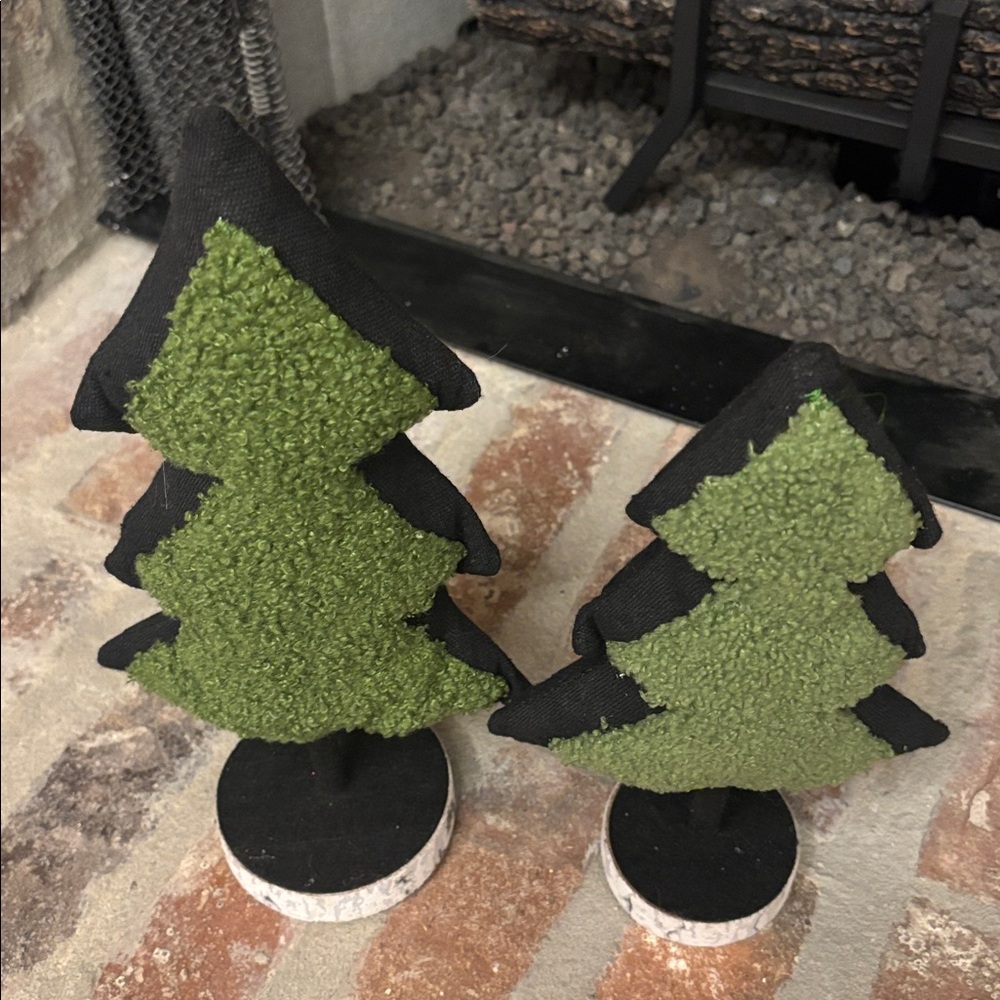 Christmas Decor Green Chenille & Black Holiday Tree Decor Set - Picture 3 of 3